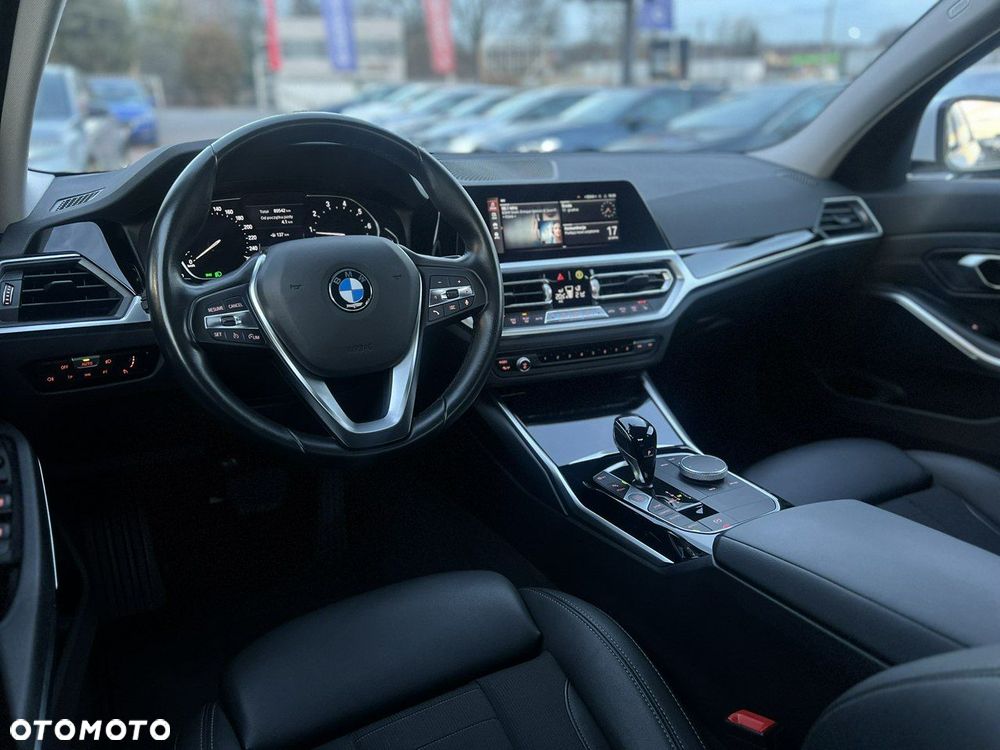 BMW Seria 3 318i Sport Line - 13