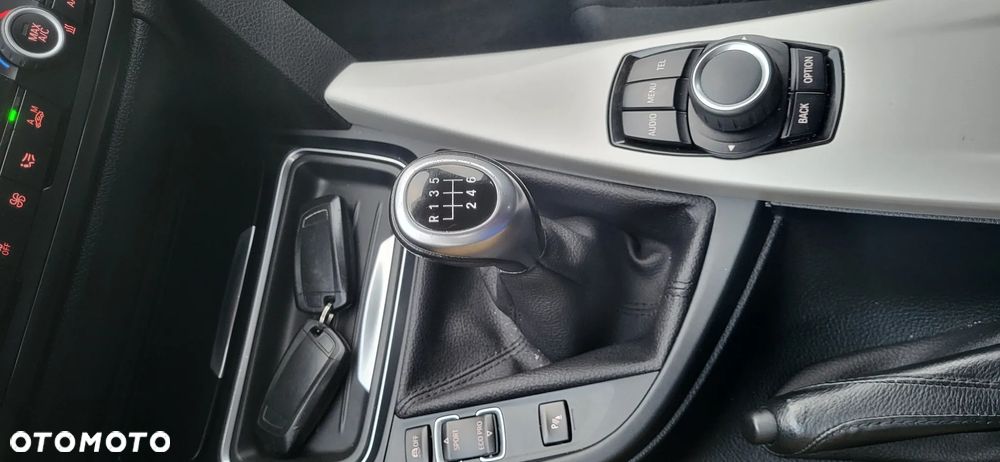 BMW Seria 3 318d DPF Edition Exclusive - 35