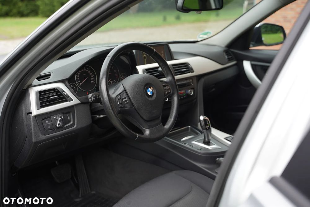 BMW Seria 3 - 12