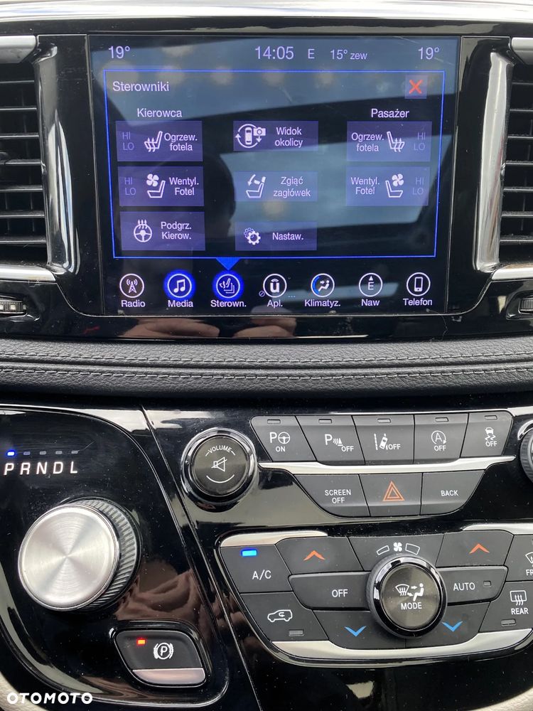 Chrysler Pacifica - 31