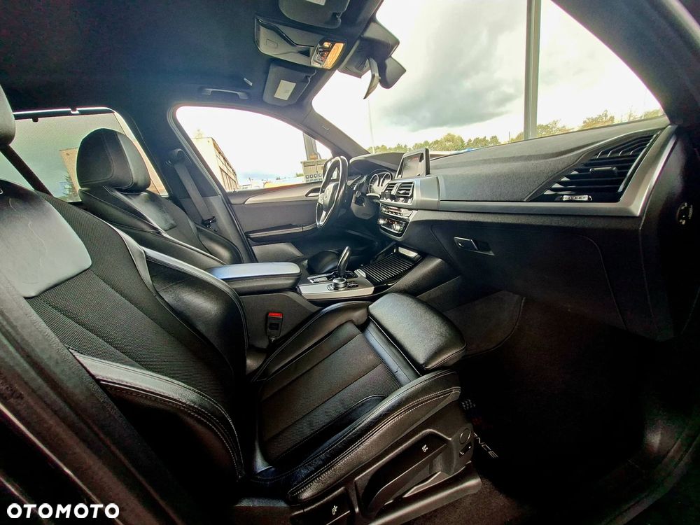 BMW X3 xDrive20d Luxury Line - 27