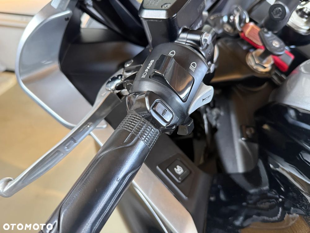 Honda VFR - 17