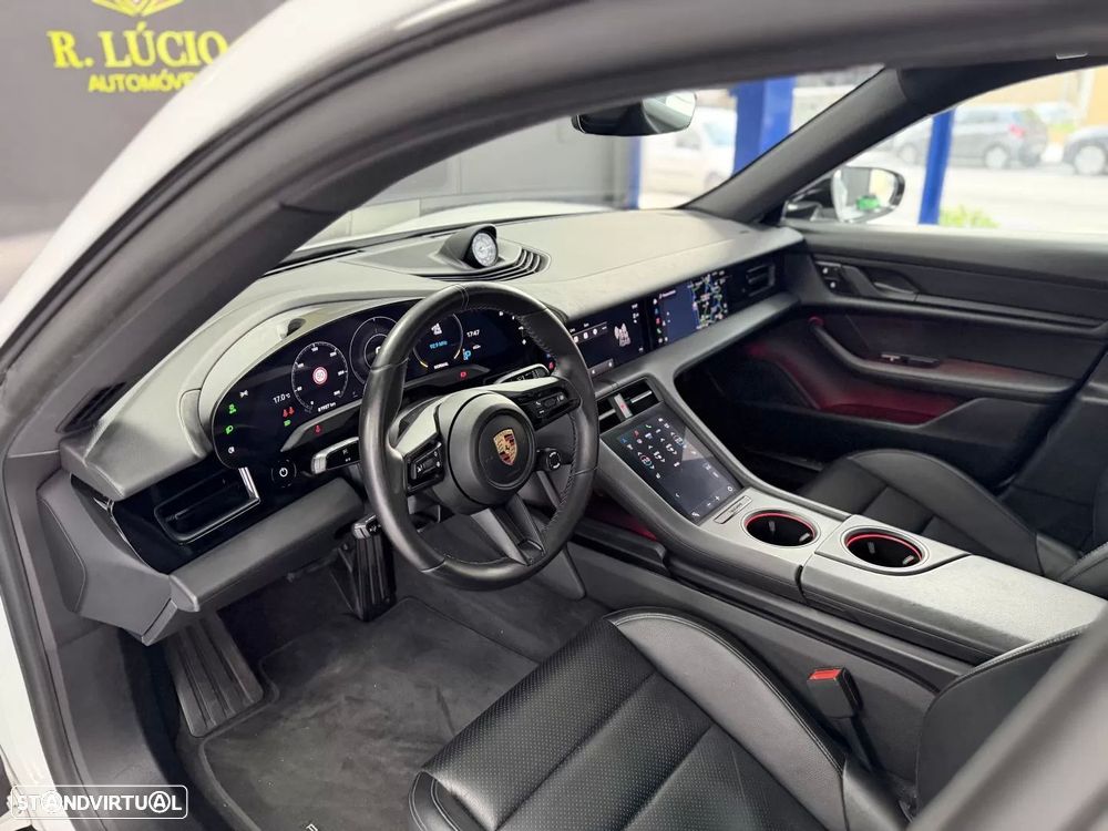 Porsche Taycan 4S - 23