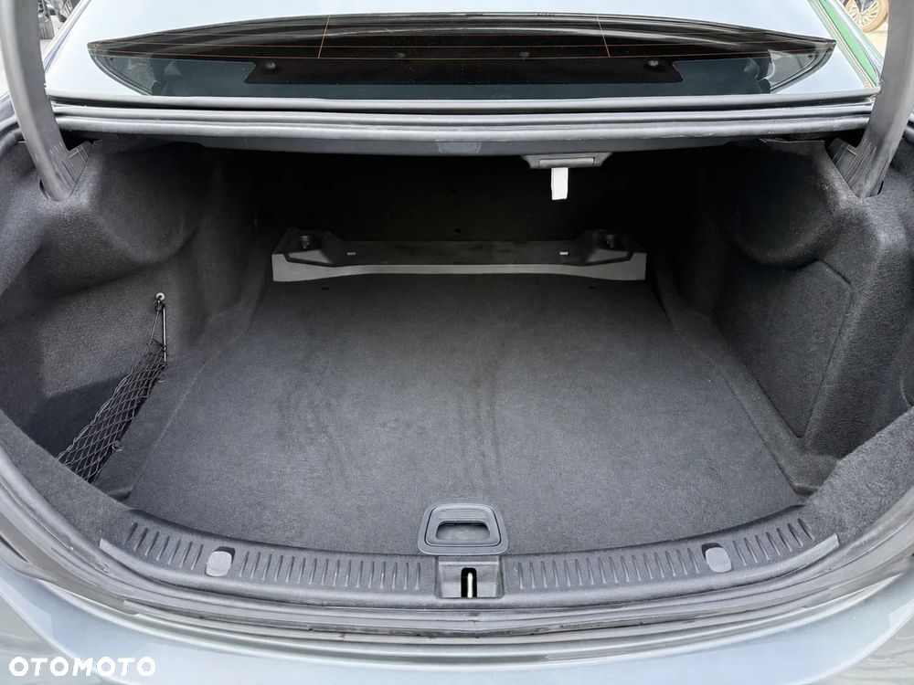 Mercedes-Benz Klasa E 220 d 4Matic 9G-TRONIC Exclusive - 6