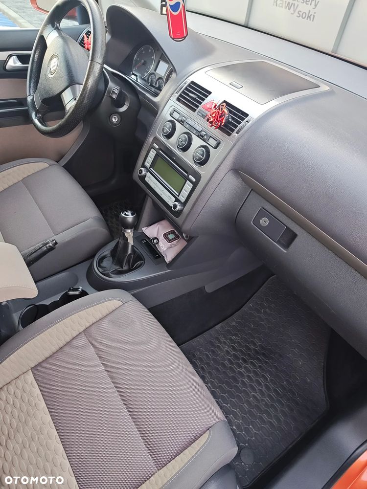 Volkswagen Touran 2.0 TDI DPF Cross - 4