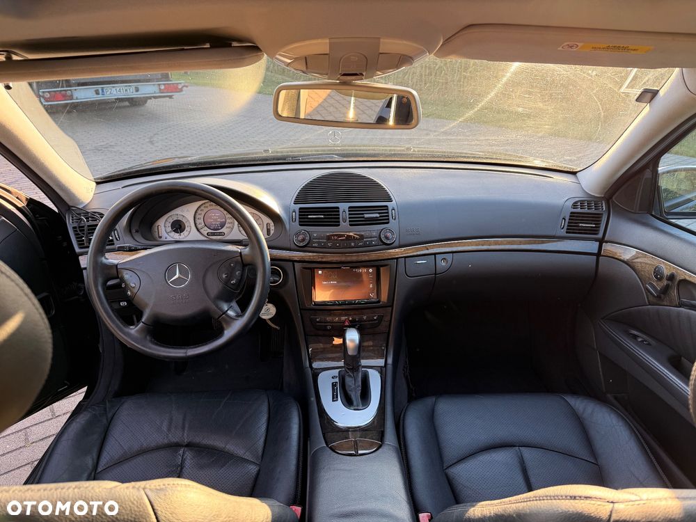 Mercedes-Benz Klasa E 320 T Avantgarde - 24