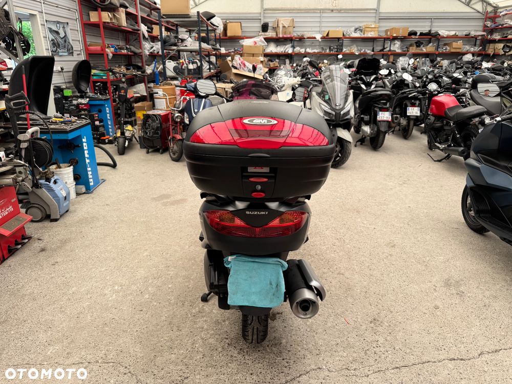 Suzuki Burgman - 6