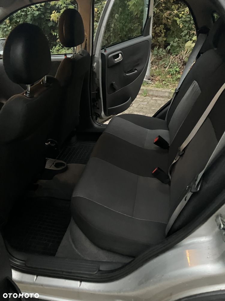 Opel Corsa 1.2 16V Cosmo - 16