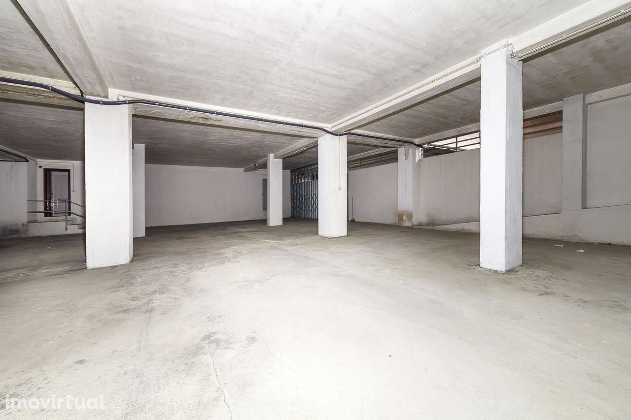Garagem/Estacionamento/Armazém com 1850m² no centro de Ponte da Barca - Grande imagem: 4/12