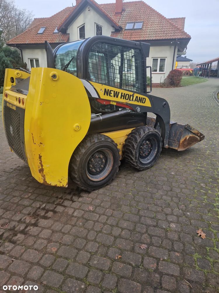 New Holland L216 - 4