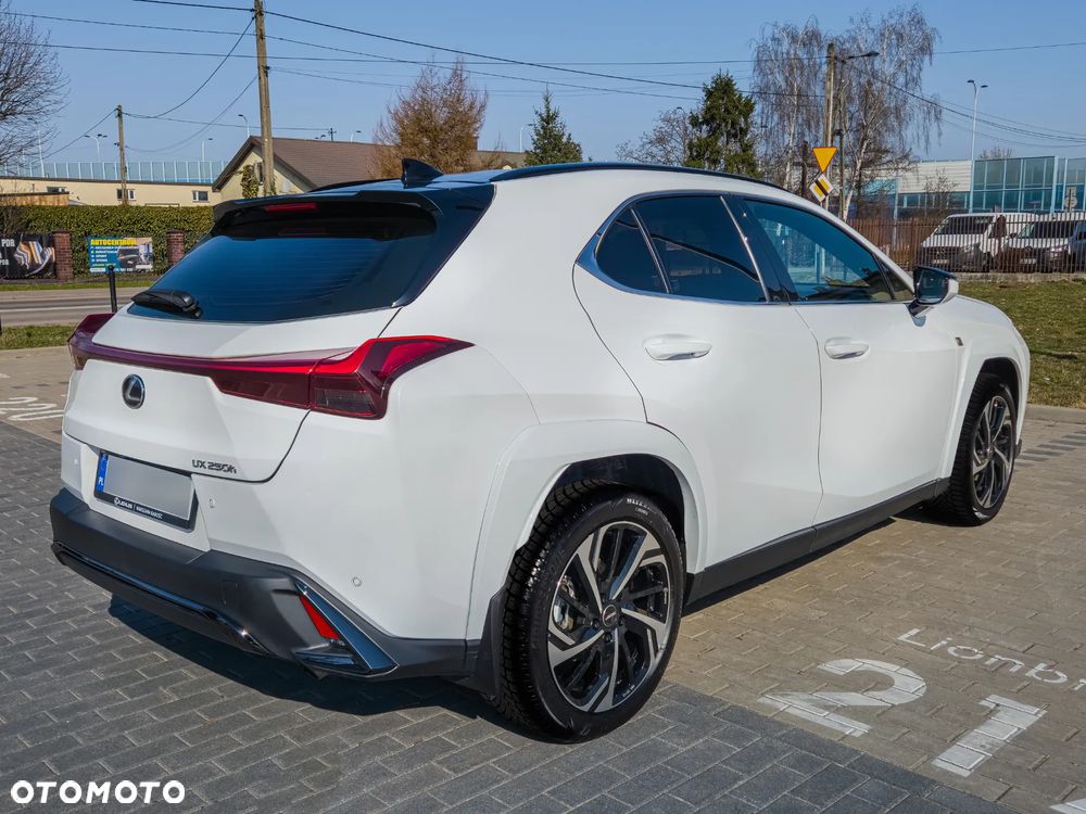 Lexus UX 250h F SPORT - 7