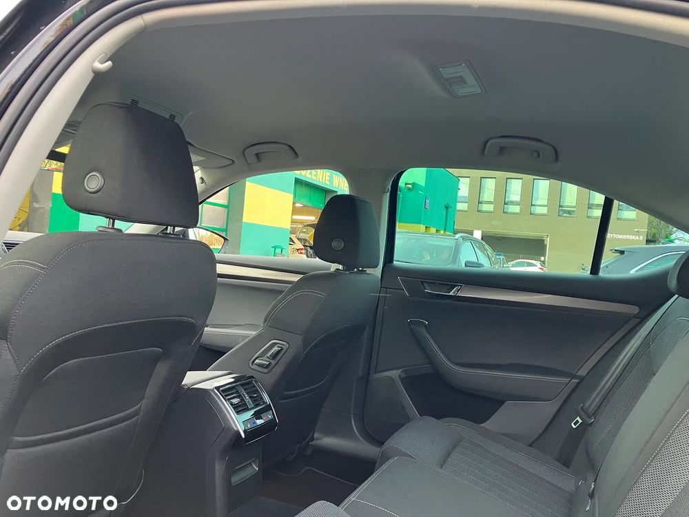 Skoda Superb 2.0 TDI 4x4 Style DSG - 10