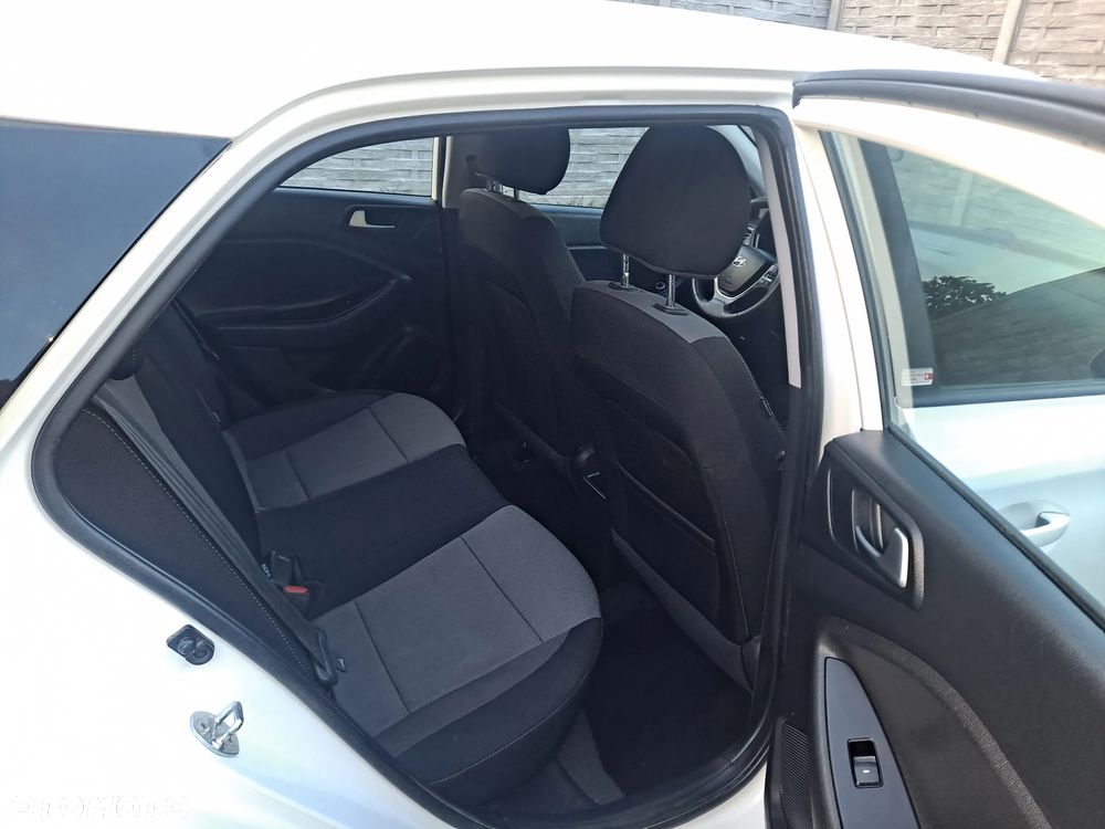 Hyundai i20 - 13