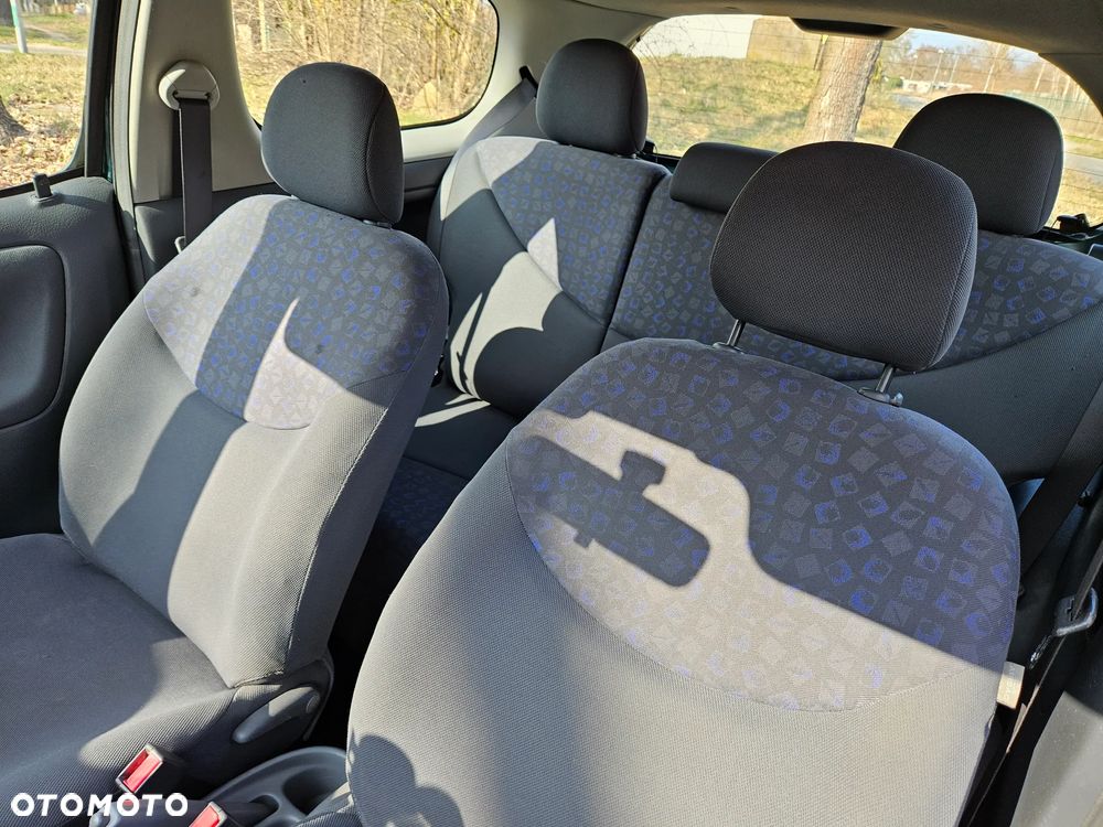 Toyota Yaris 1.0 Base - 10