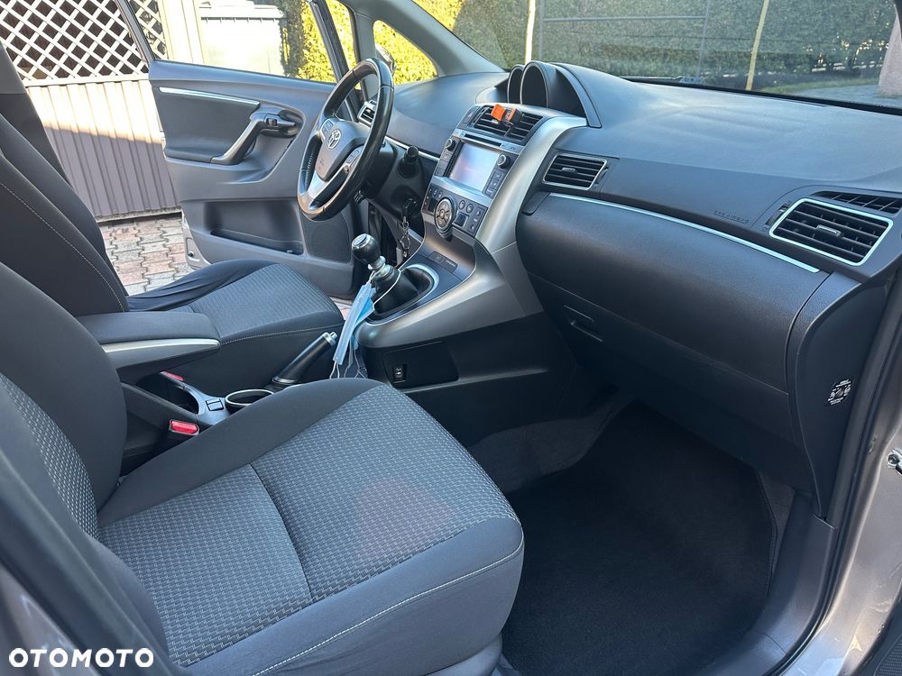 Toyota Verso 1.6 D-4D Premium - 14