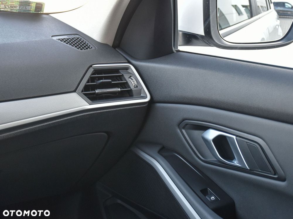 BMW Seria 3 320d xDrive Advantage sport - 30