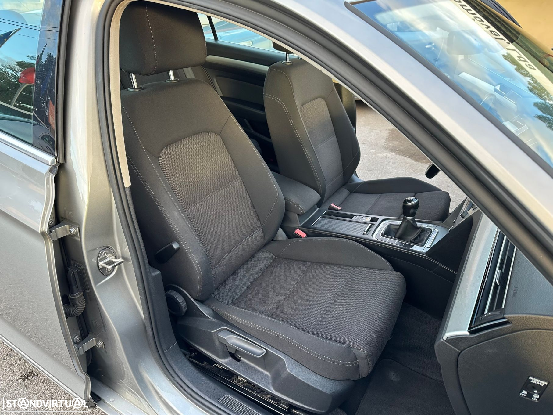 VW Passat Variant 1.6 TDI BlueMotion - 16