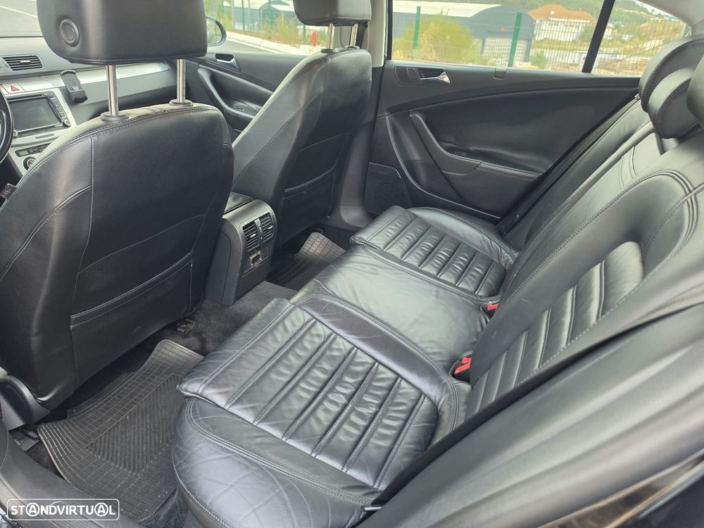 VW Passat 2.0 TDI Highline - 12