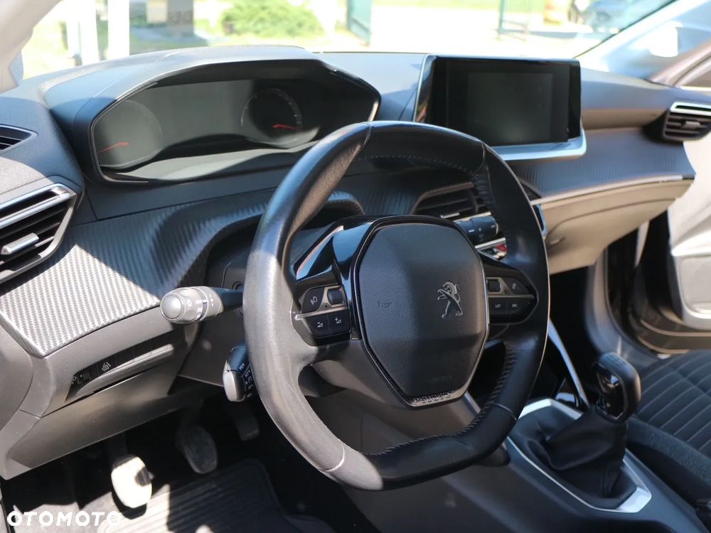 Peugeot 208 - 7