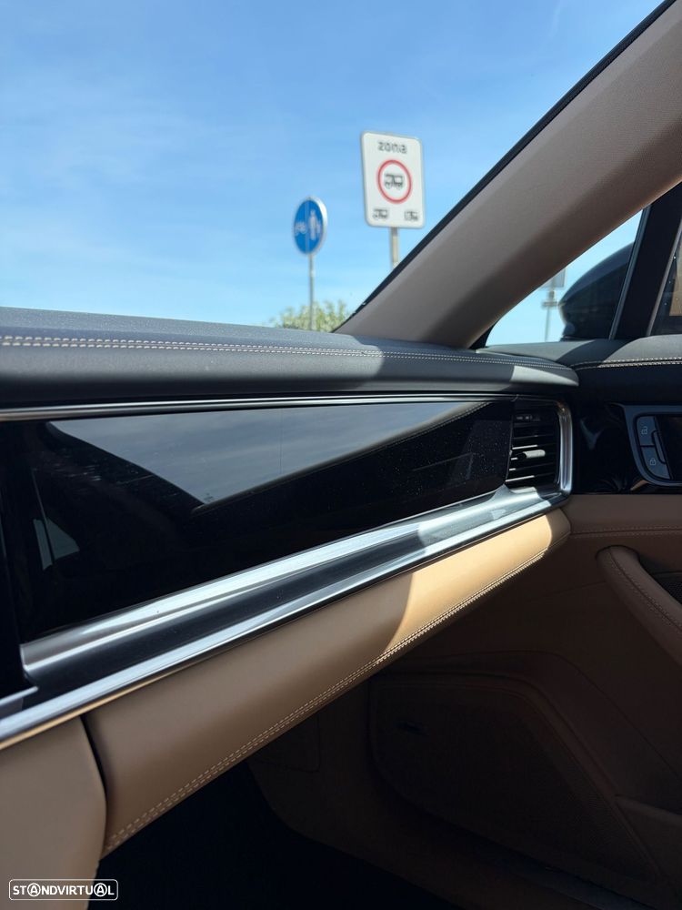 Porsche Panamera - 23