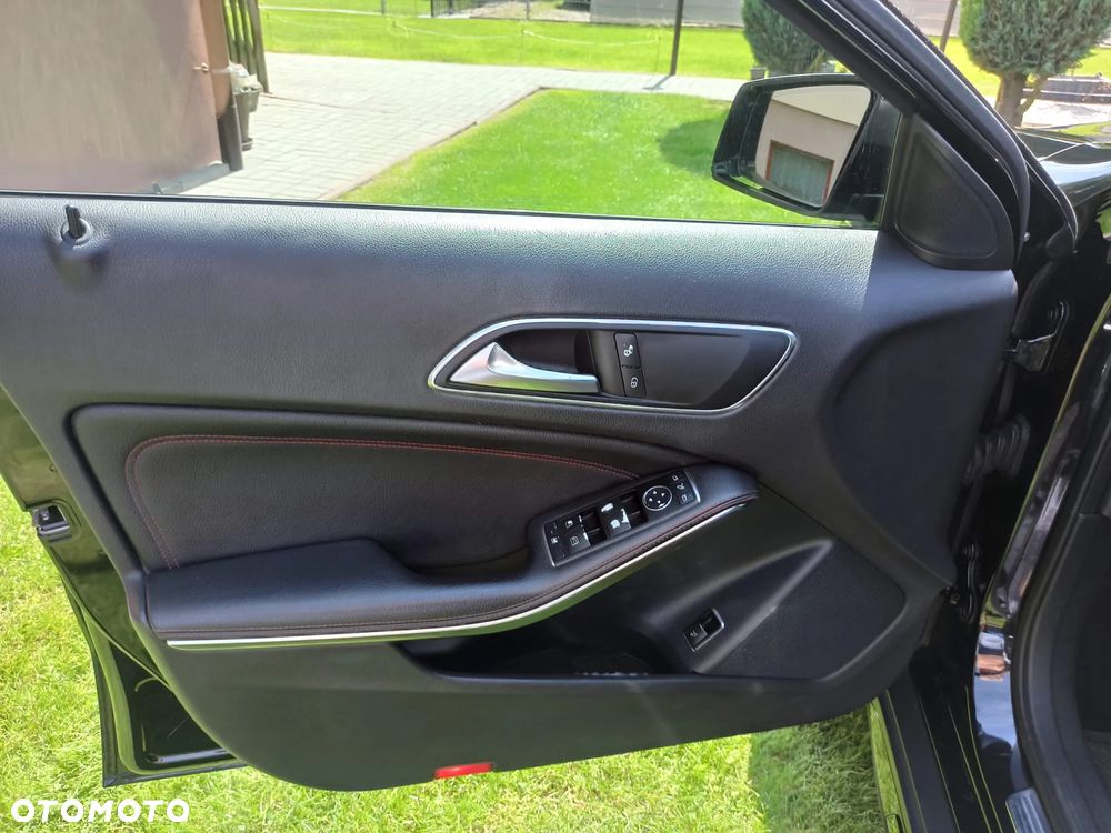 Mercedes-Benz GLA 180 - 31