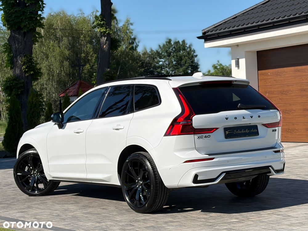 Volvo XC 60 B5 B AWD Ultra Black Edition - 29