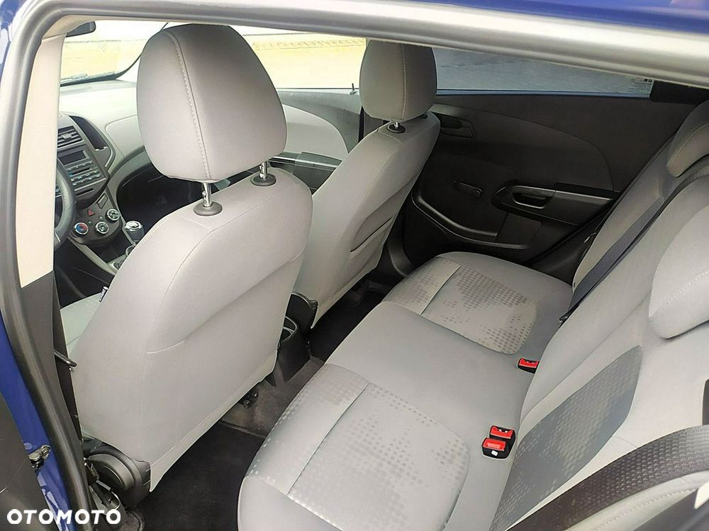 Chevrolet Aveo - 10