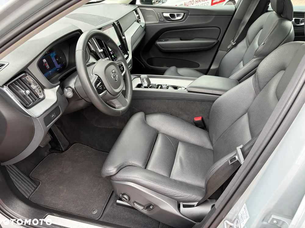 Volvo XC 60 B4 D Plus Dark - 14