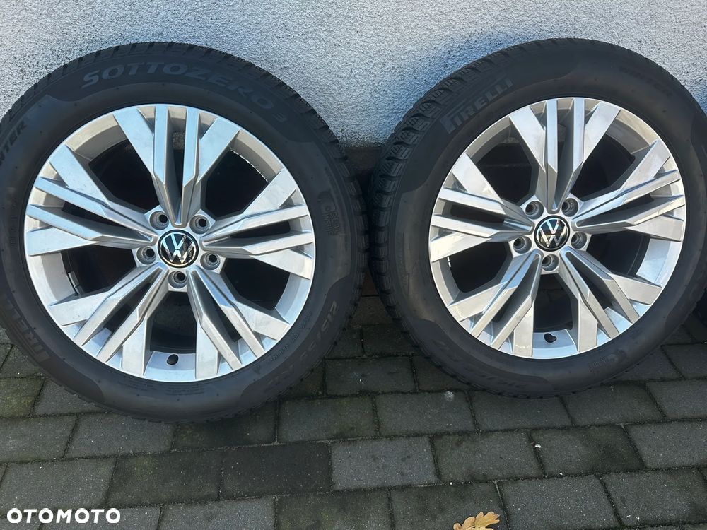 215 55 17 / VW Passat B8 Arteon Sharan Caddy Touran SEAT Alhambra SKODA SuperB Karoq / 3G0 - 3