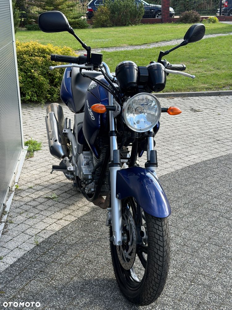 Yamaha YBR - 22