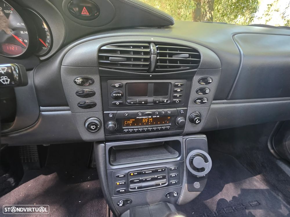 Porsche 911 (996) Carrera 4 Cabrio - 13