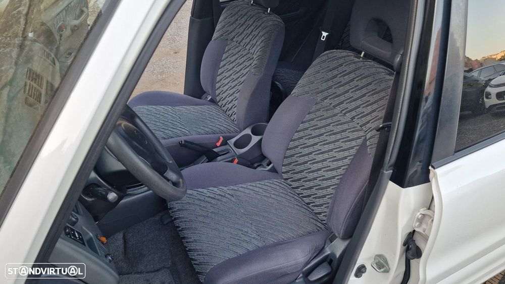 Toyota RAV4 - 23