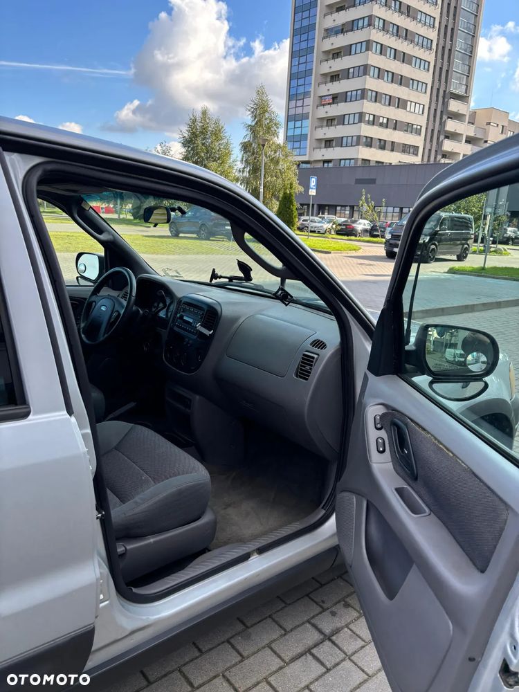Ford Escape 3.0 XLS 4WD - 11