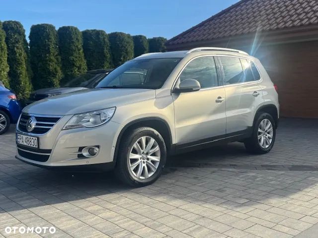 Volkswagen Tiguan - 1