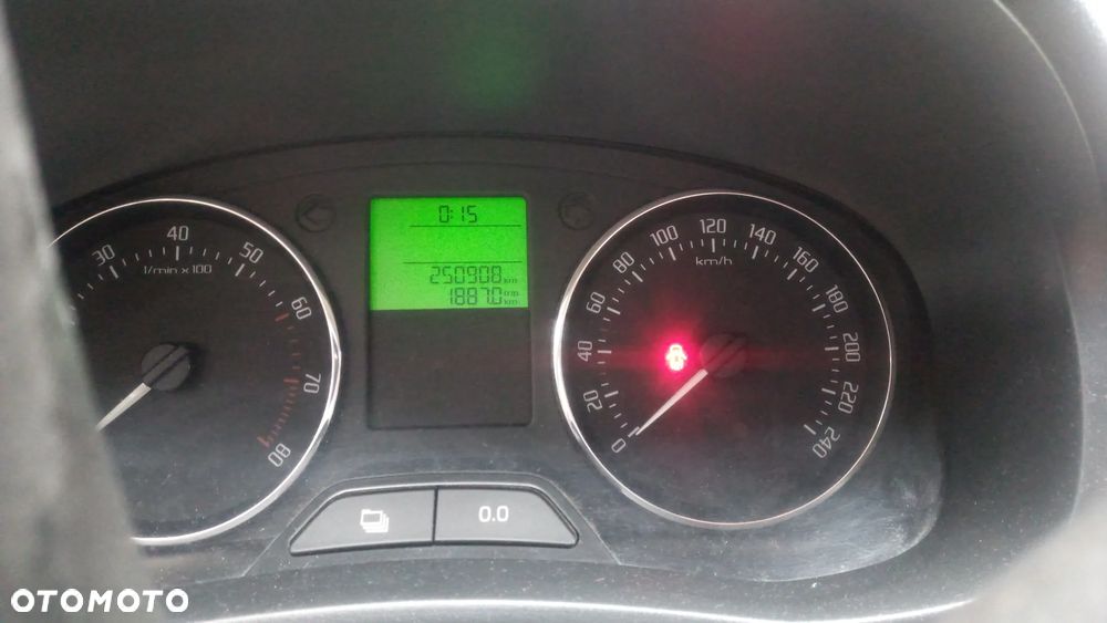 Skoda Fabia 1.2 TSI Active - 3