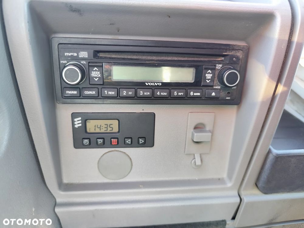 Volvo EC 210 CL - 11