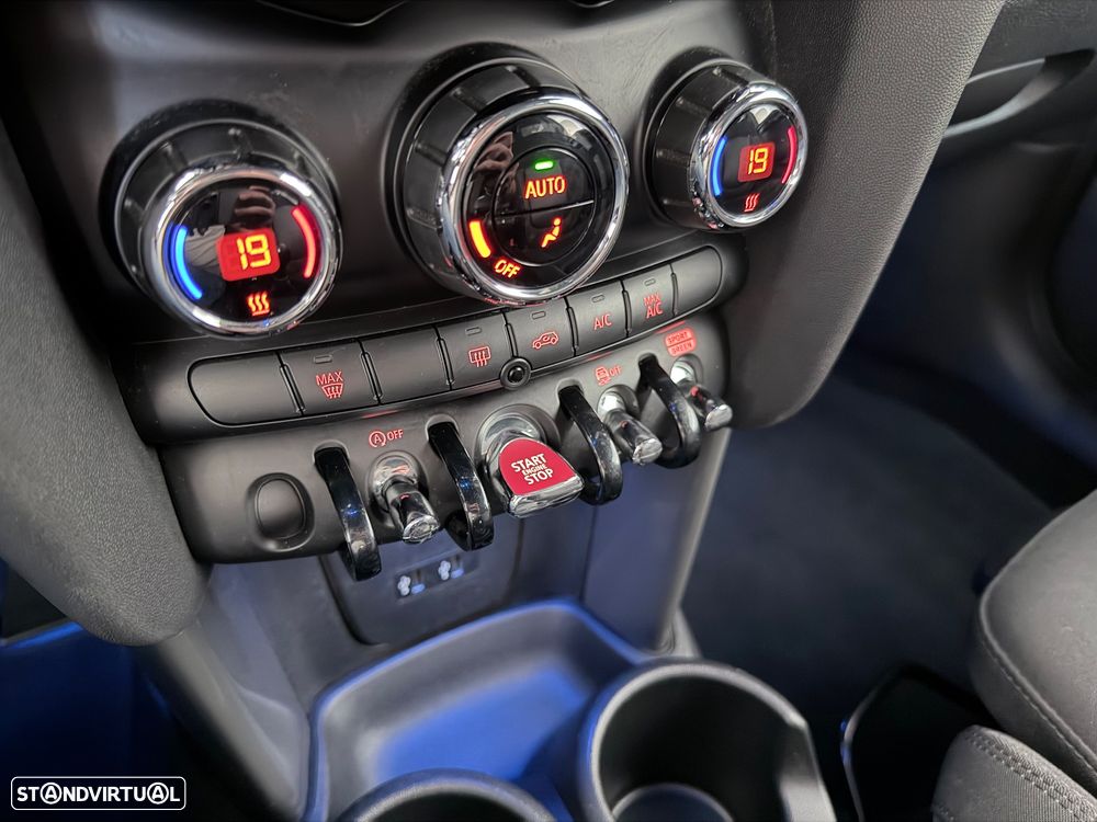 MINI 3 Portas One D - 16