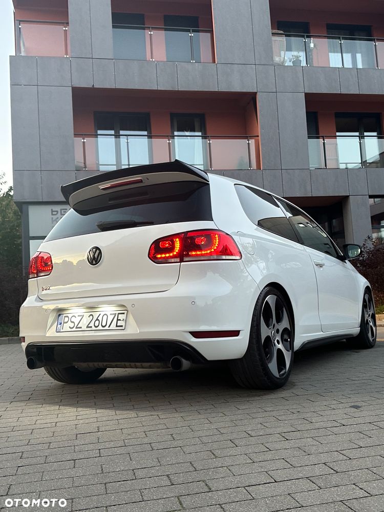 Volkswagen Golf VI 2.0 TSI GTI - 16
