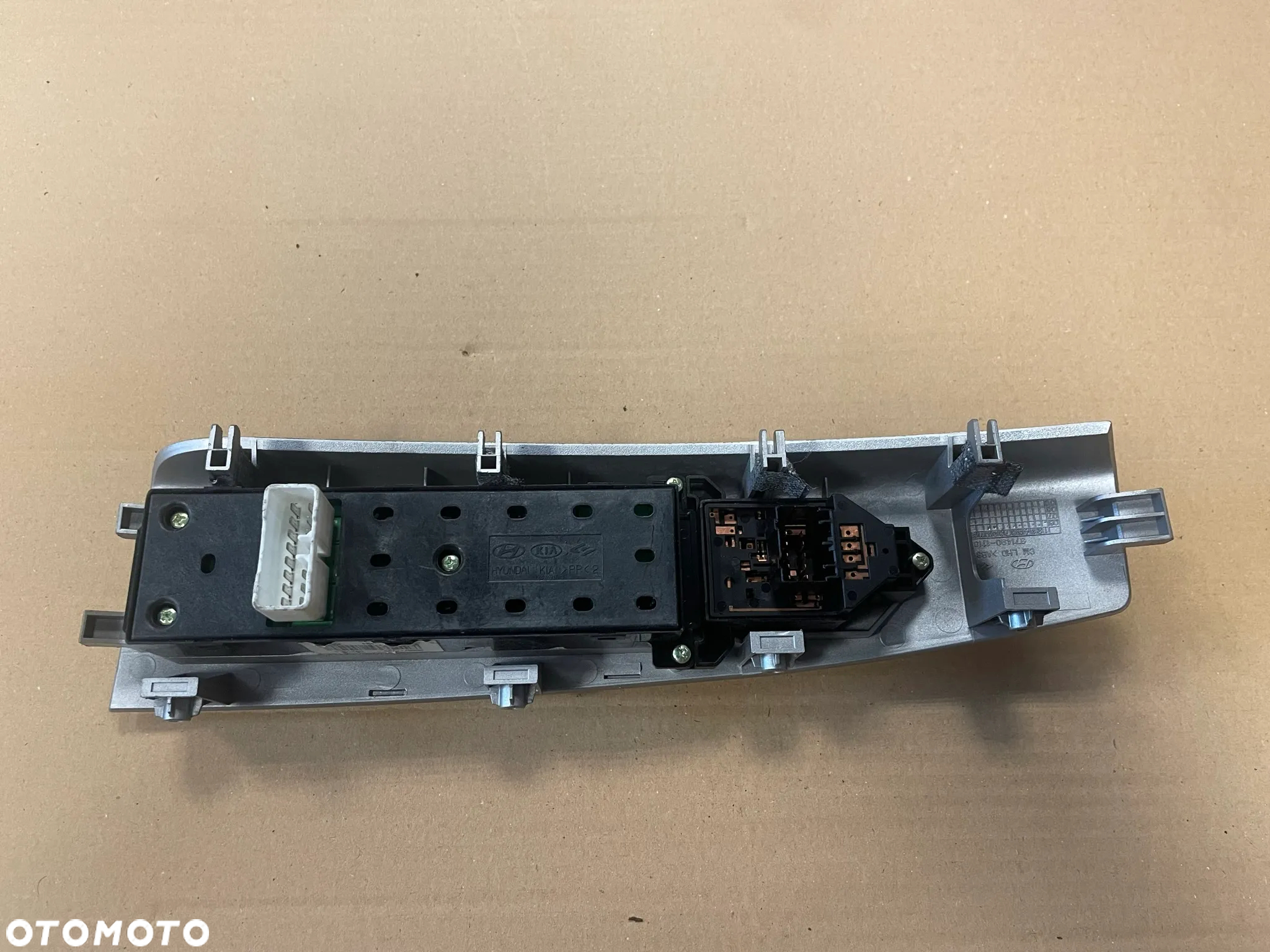 HYUNDAI SANTA FE 2 II PRZEŁĄCZNIK SZYB LUSTEREK - 2