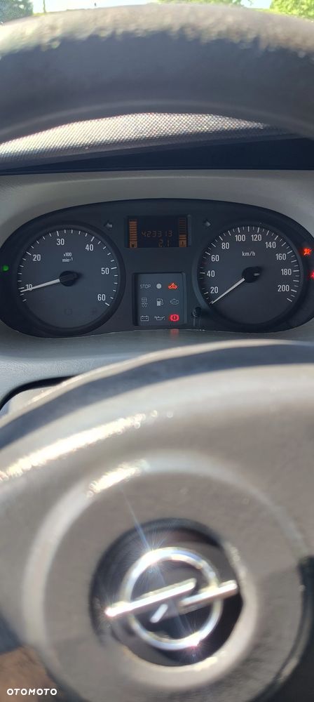 Opel Vivaro - 2