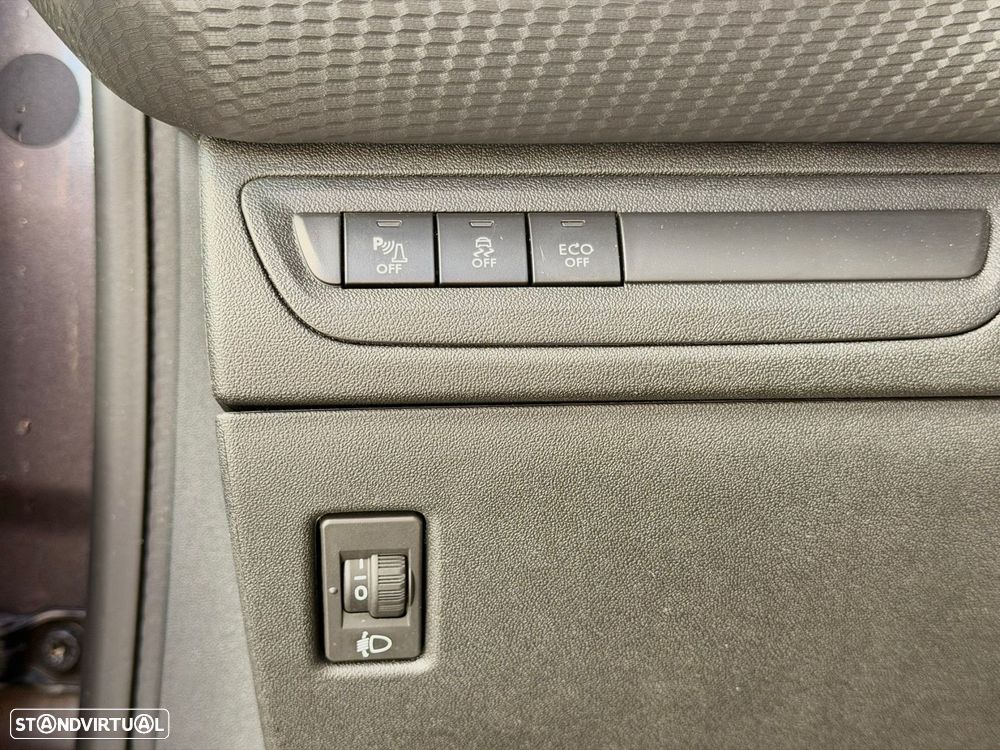Peugeot 2008 1.2 PureTech Allure EAT6 - 16