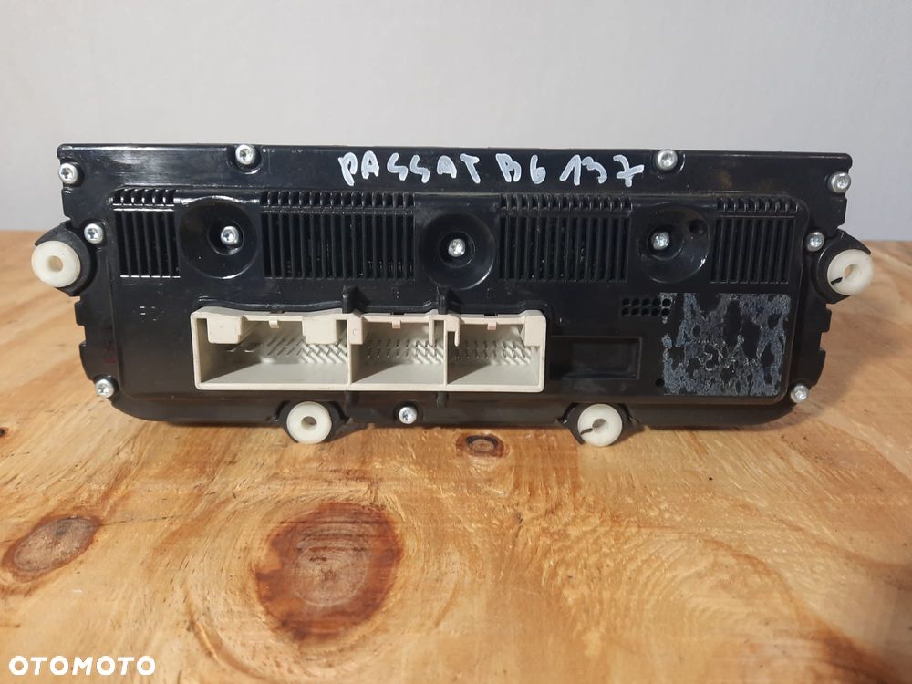 Panel klimatyzacji VW Passat B6 - 2
