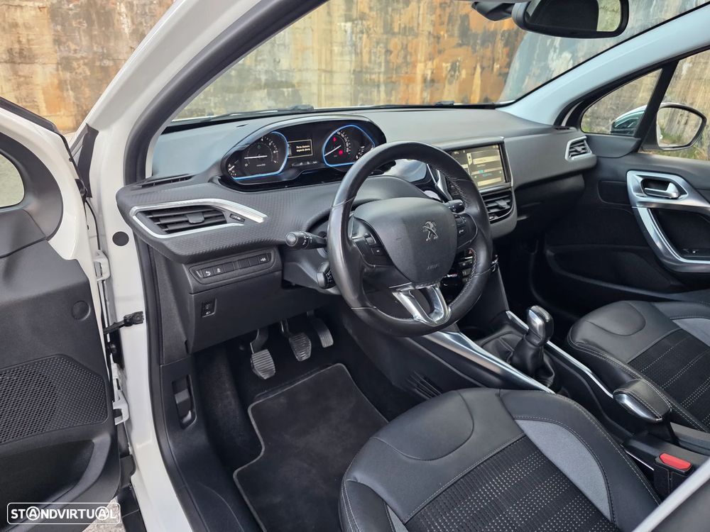 Peugeot 2008 PureTech 82 Allure - 15