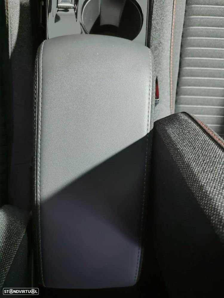 Peugeot e-2008 50 kWh Active Pack - 31