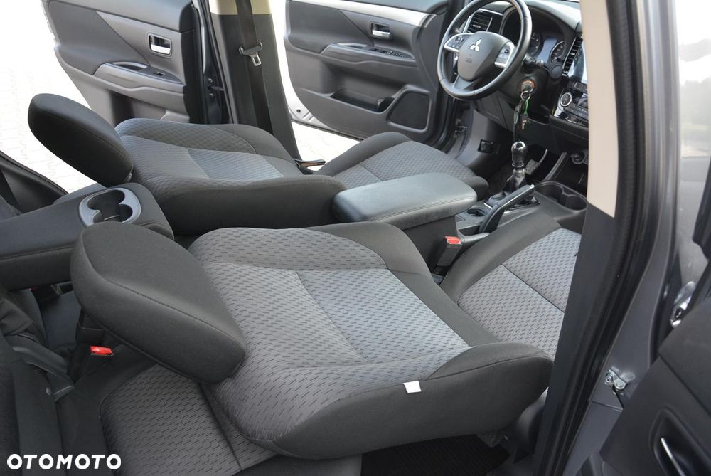 Mitsubishi Outlander 2.2 DID Intense + - 27