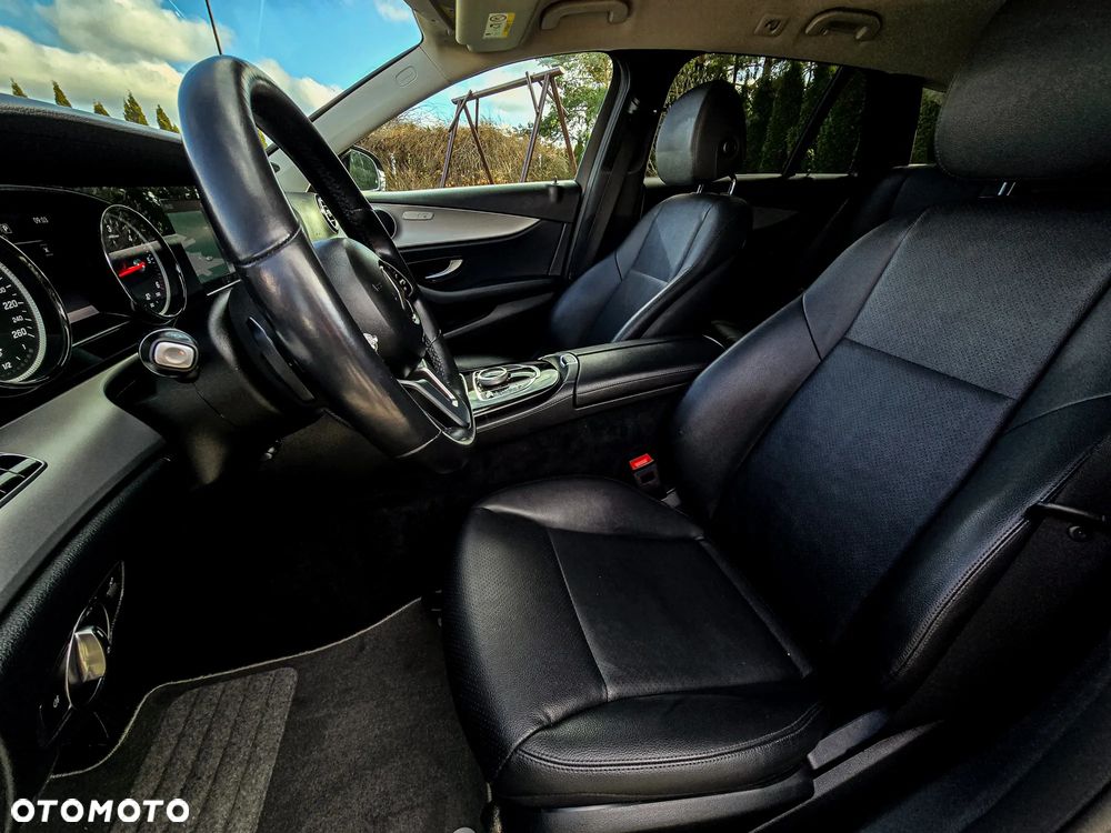 Mercedes-Benz Klasa E 220 d 9G-TRONIC - 32