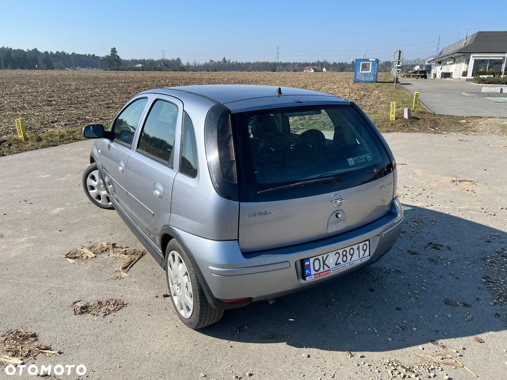 Opel Corsa 1.2 16V Edition - 4