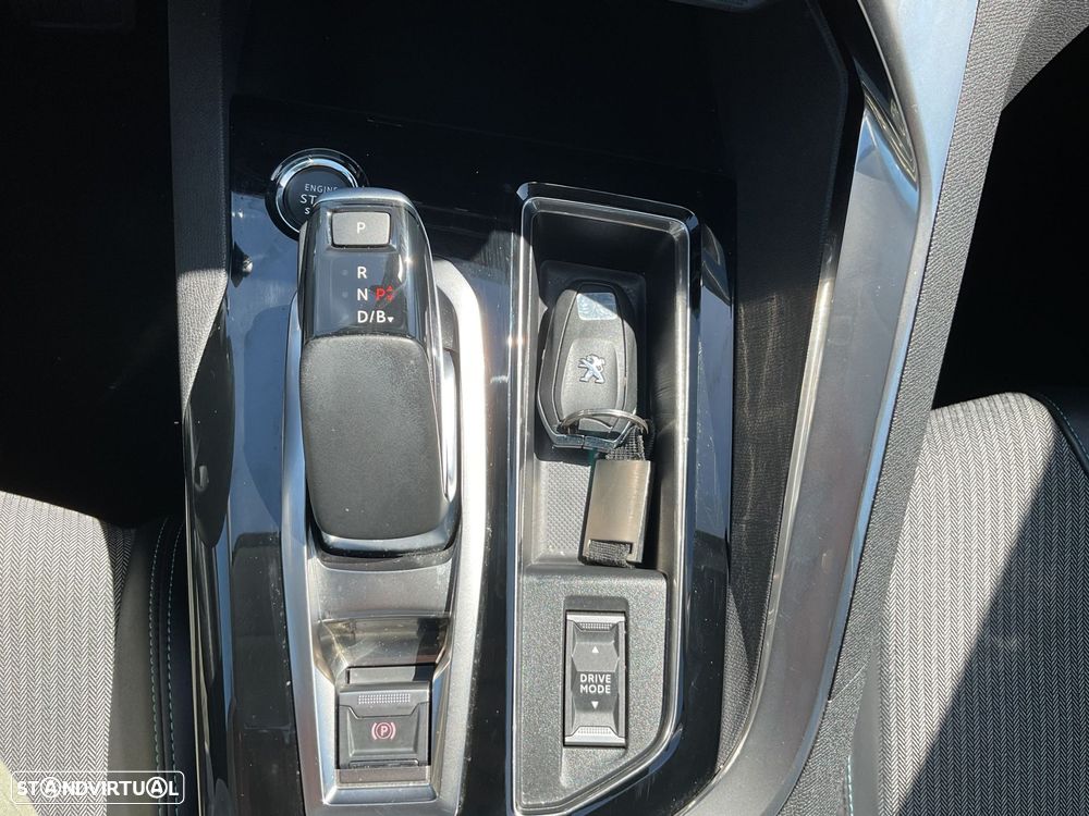 Peugeot 3008 1.6 Hybrid Allure e-EAT8 - 33