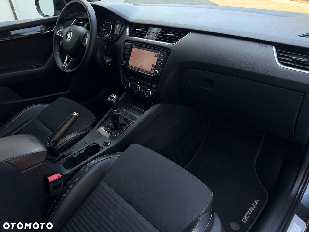 Skoda Octavia 2.0 TSI (Green tec) RS - 23
