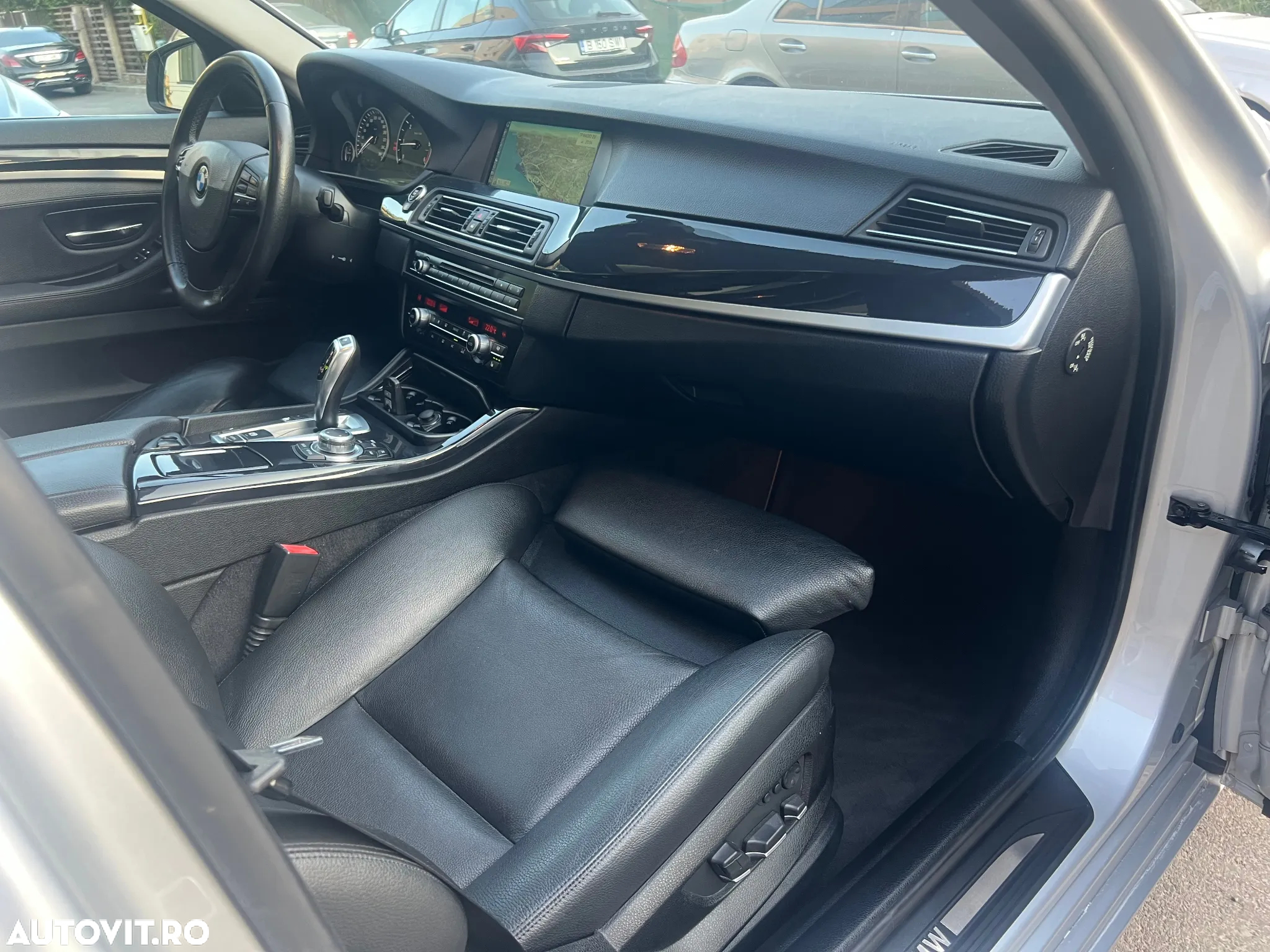 BMW Seria 5 520d - 29